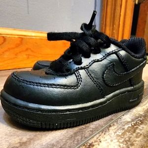 NIKE Air Force 1s Triple Black